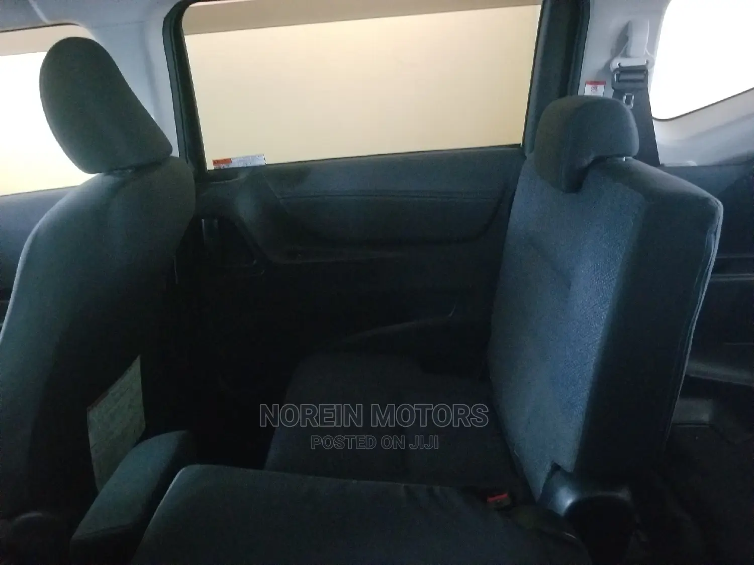 Toyota Sienta 1.5 Hybrid FWD (6-Seater) 2015 Black