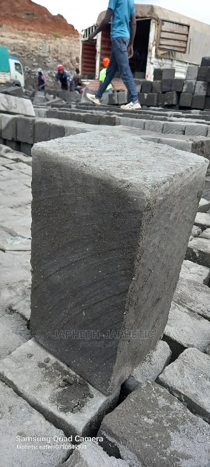 Best Quality, Machine Cut Stones/Ndarugo