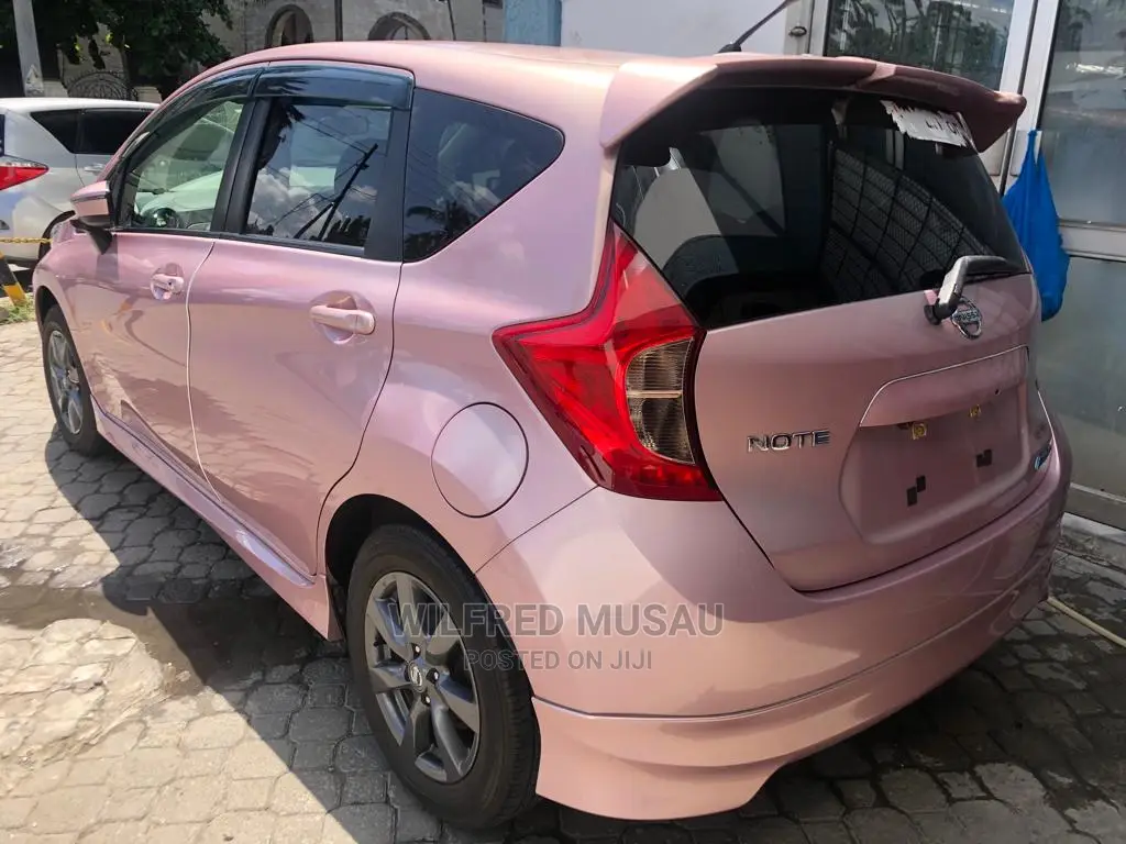 Nissan Note 2015 Pink