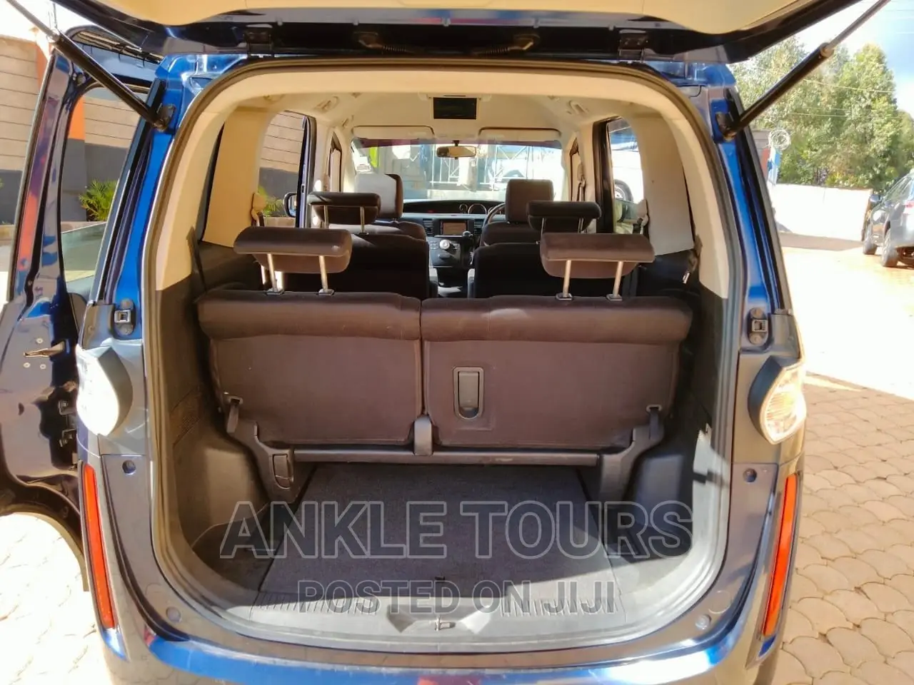 8 Seater Biante Car Hire