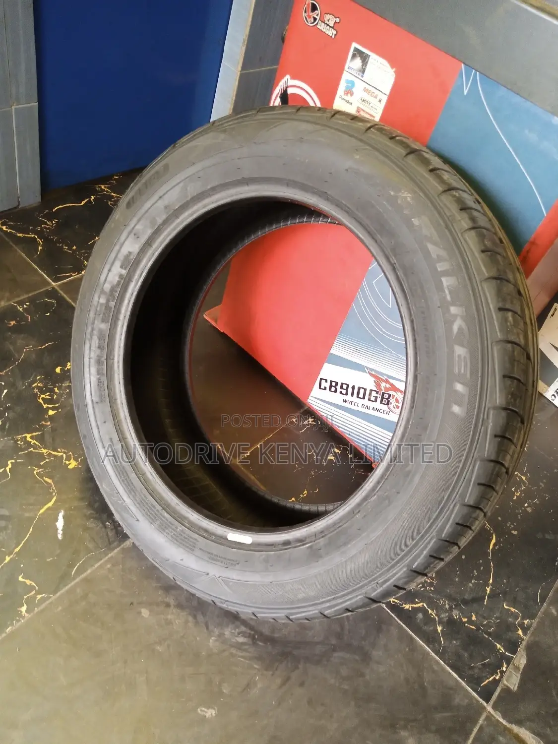 225/60r18 Falken