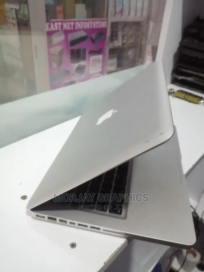 Laptop Apple MacBook Pro 4GB Intel Core I5 500GB