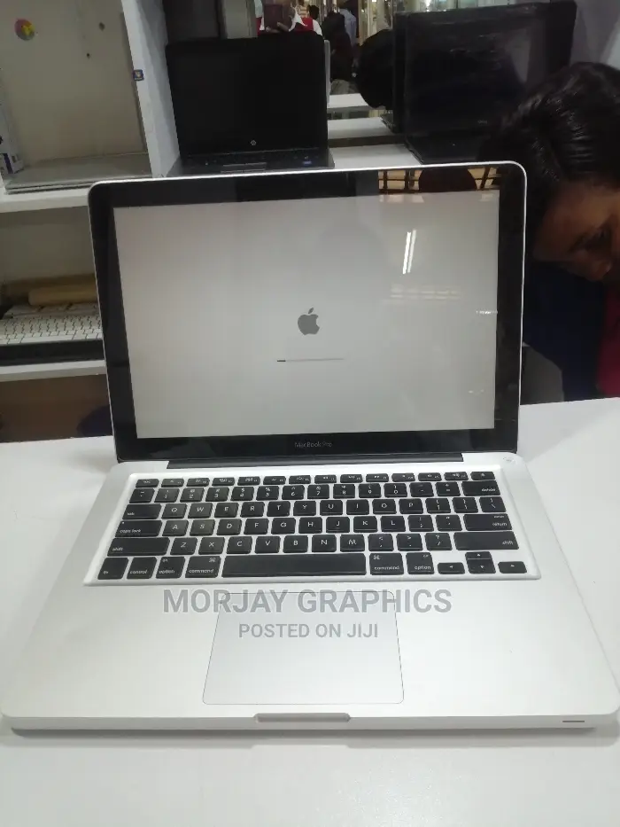Laptop Apple MacBook Pro 4GB Intel Core I5 500GB