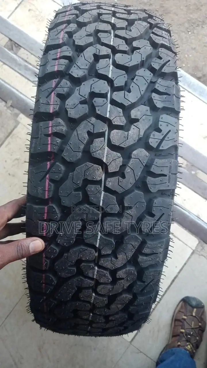 225/75 R15 Durun Tyre (China)