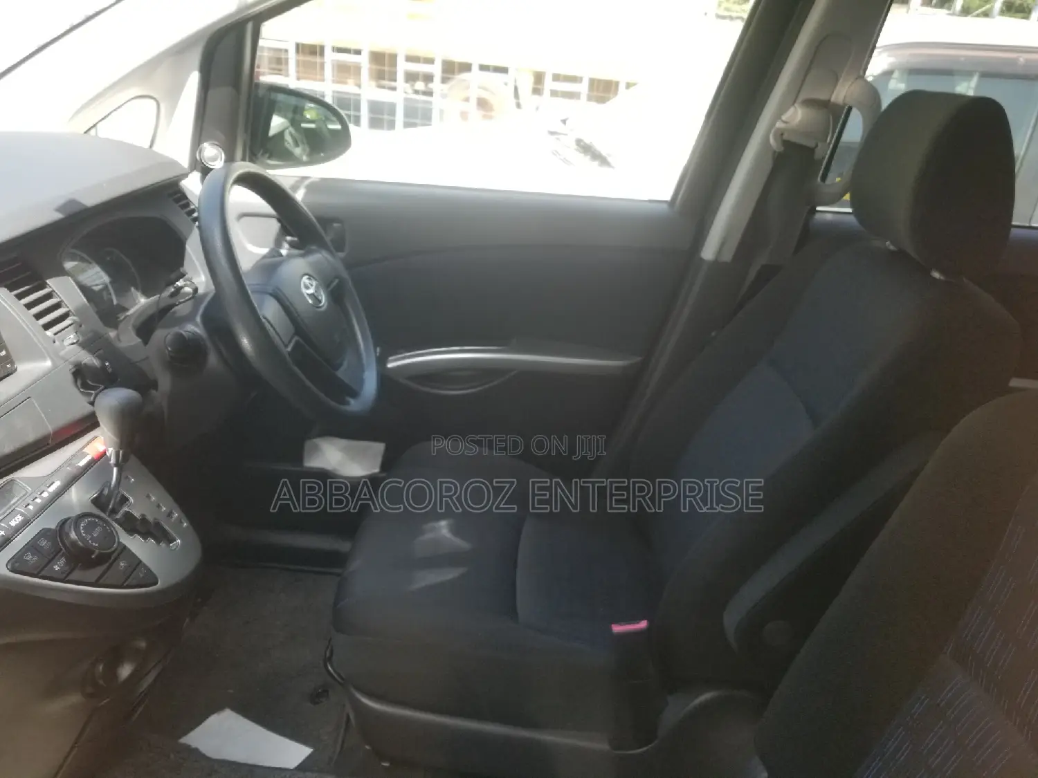 Toyota ISIS 1.8 Platana 2WD 2015 Brown
