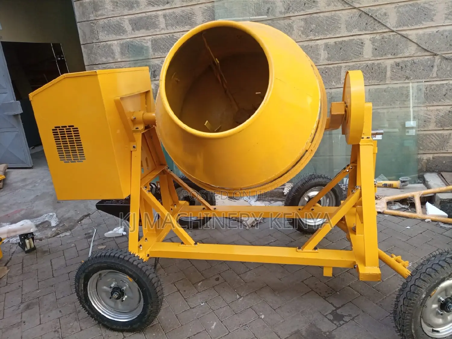 400litres Concrete Mixer on OFFER