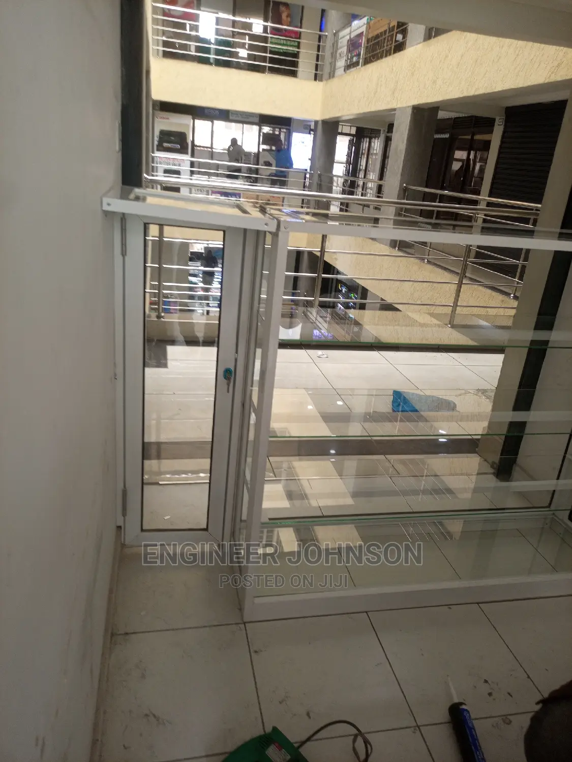 Aluminium Glass Showcase