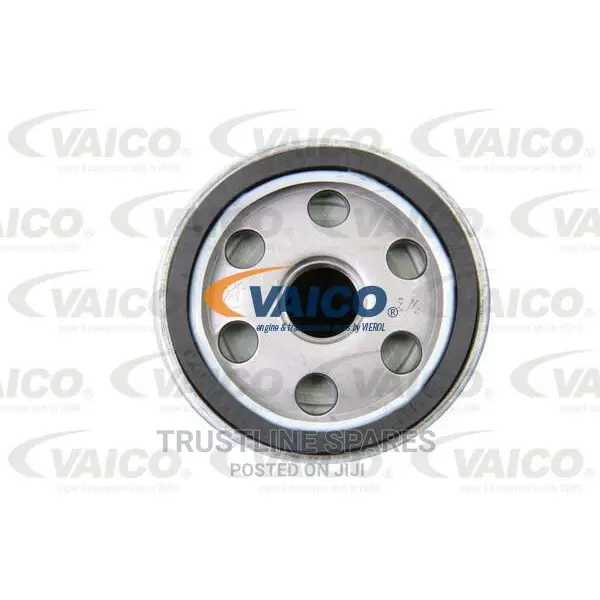 VOLVO S40,V50,V70,V25, - Vaico Oil Filter- V25-0145