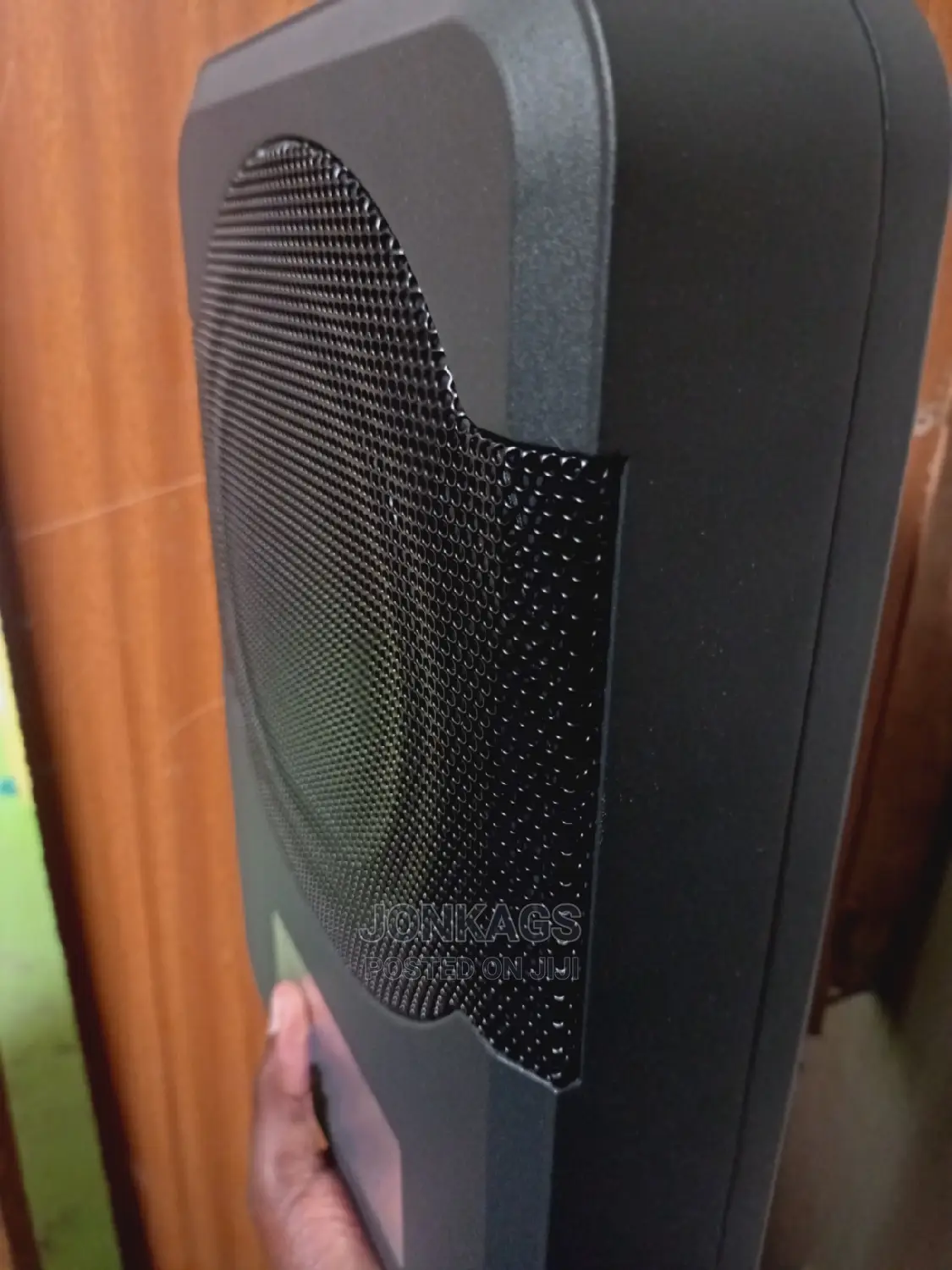 Universal Bass Subwoofer:8 Inches, 360W