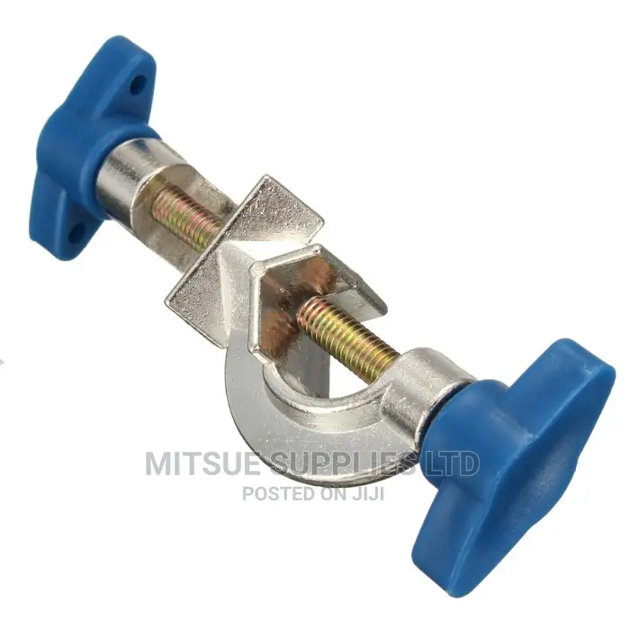 A Set of 5 Retort Boss Head