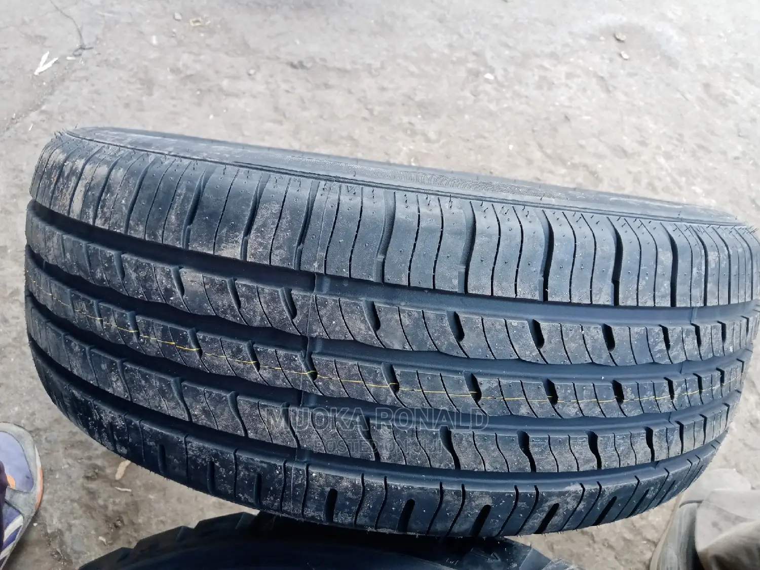 255/55R20 Roadstone Tyre Made In Korea