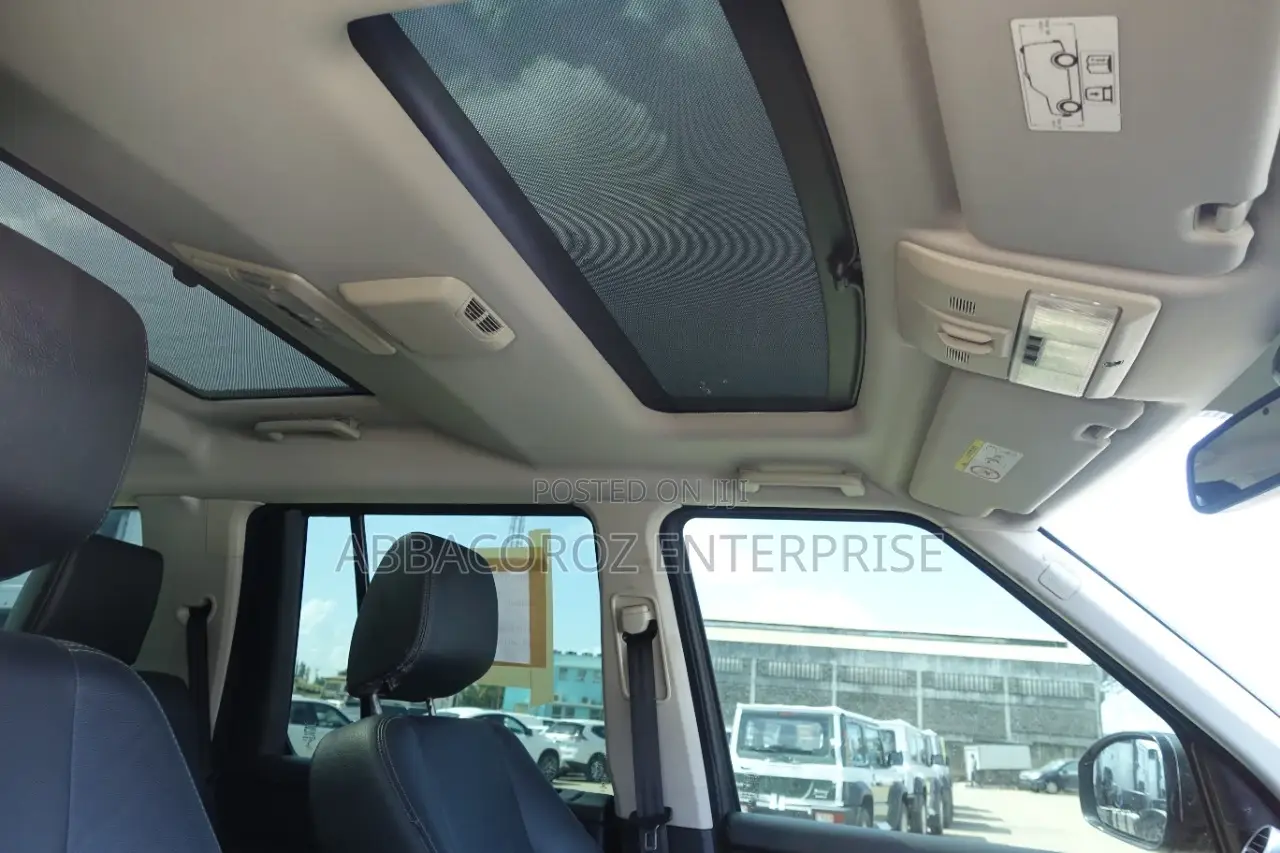 Land Rover Discovery 2015 Gray