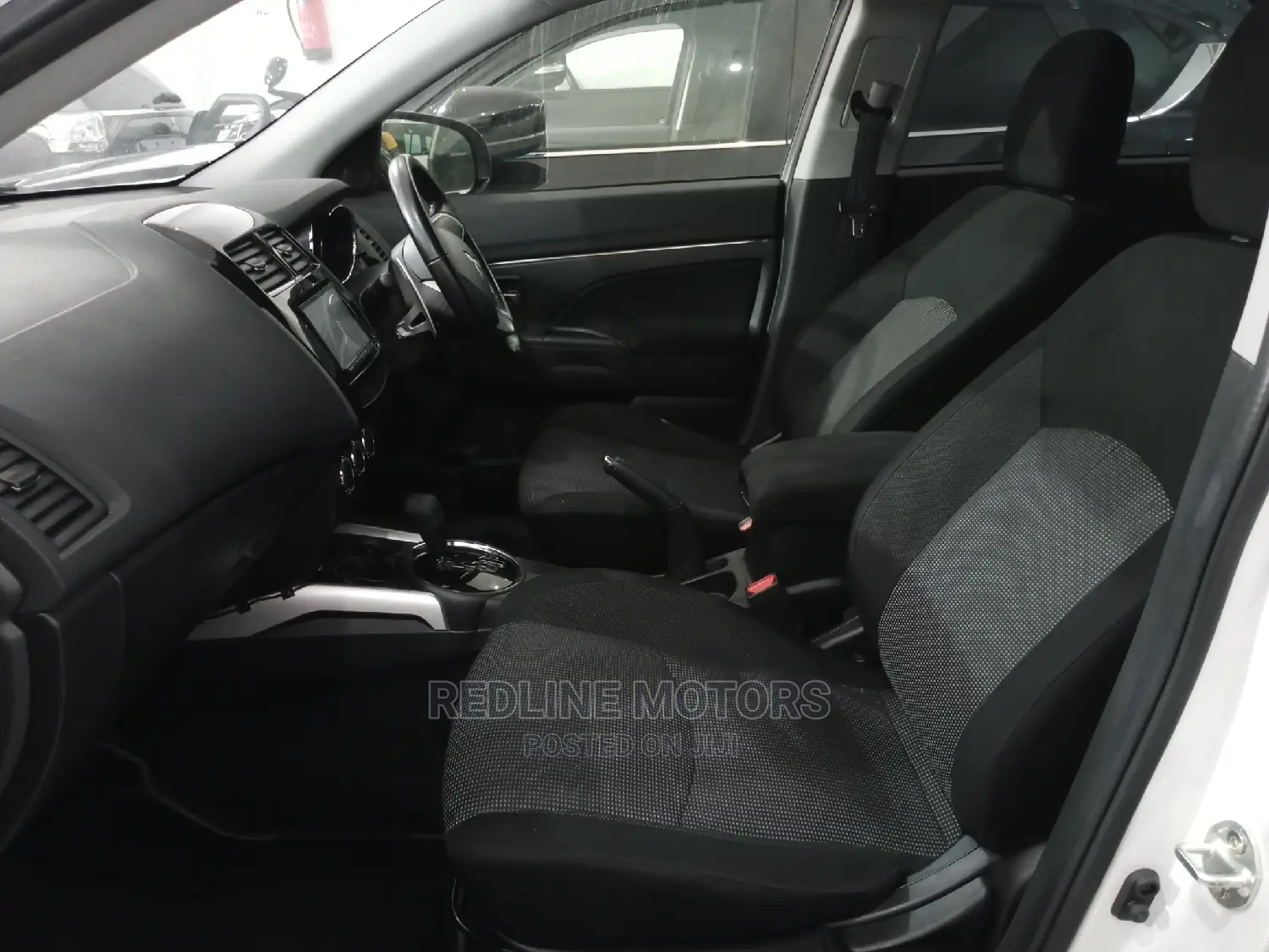 Mitsubishi RVR 2016 White