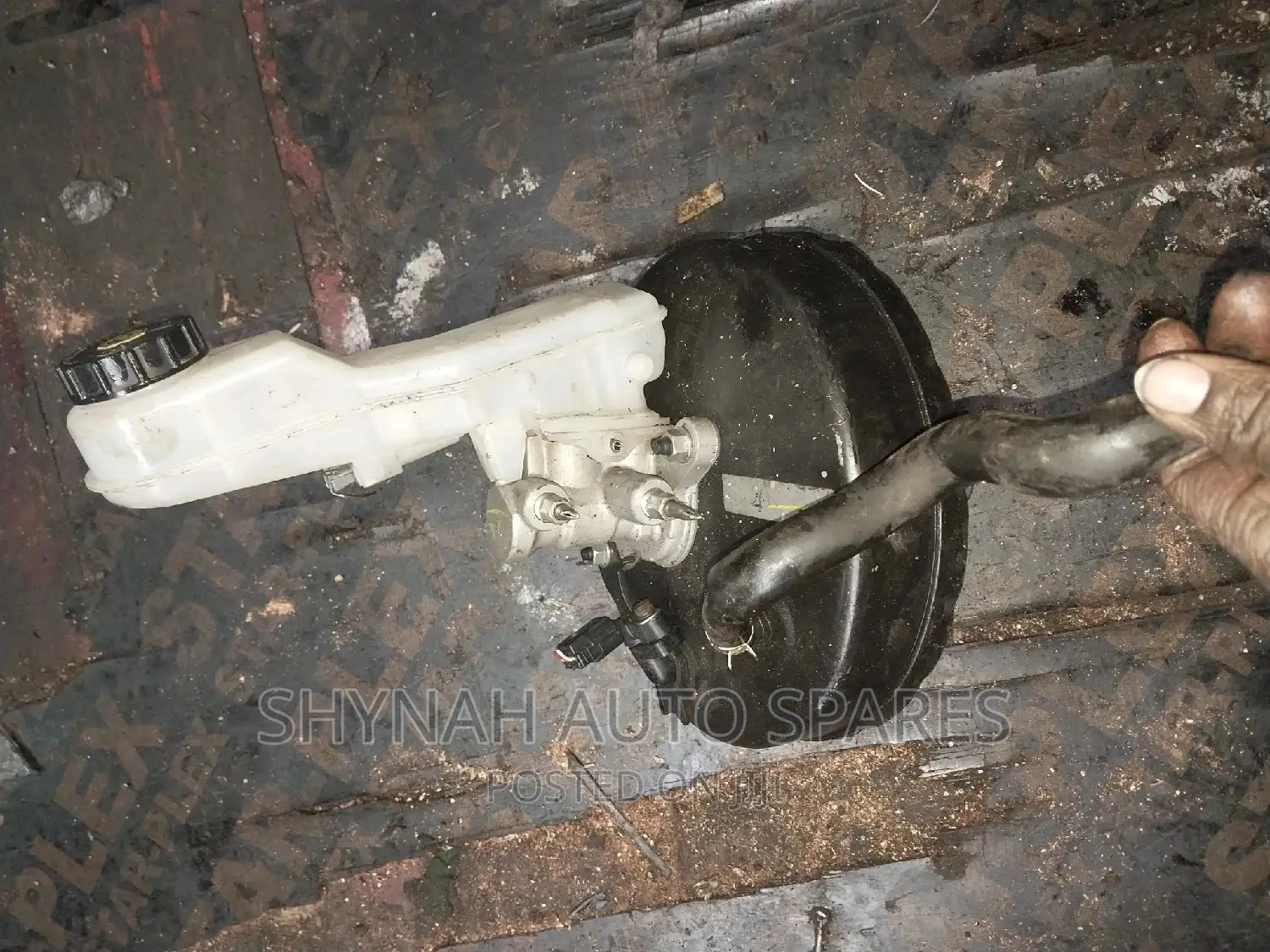 Mazda Demio Booster and Master Cylinder With Switch