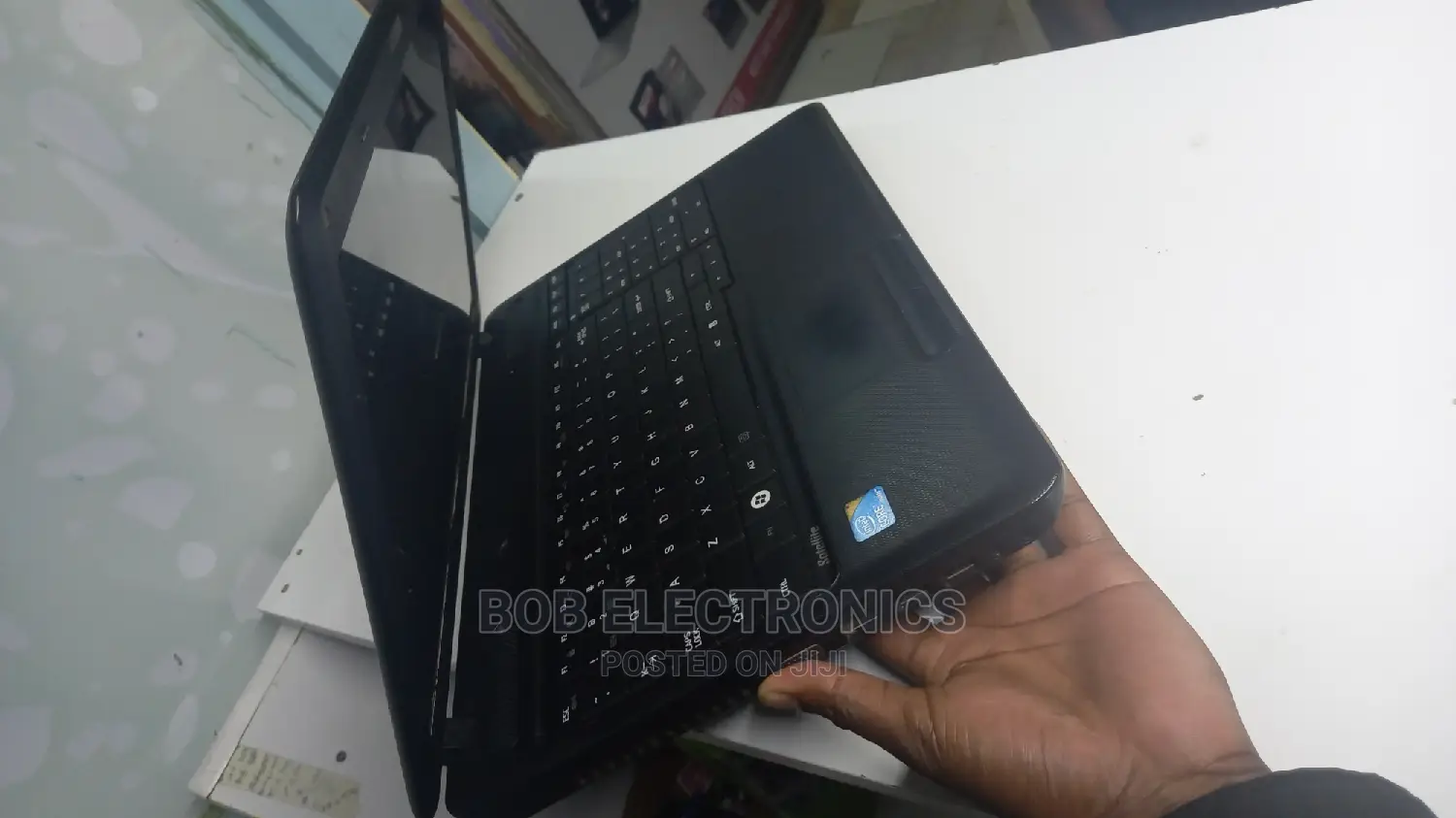 Laptop Toshiba Satellite C55 4GB Intel Celeron 320GB