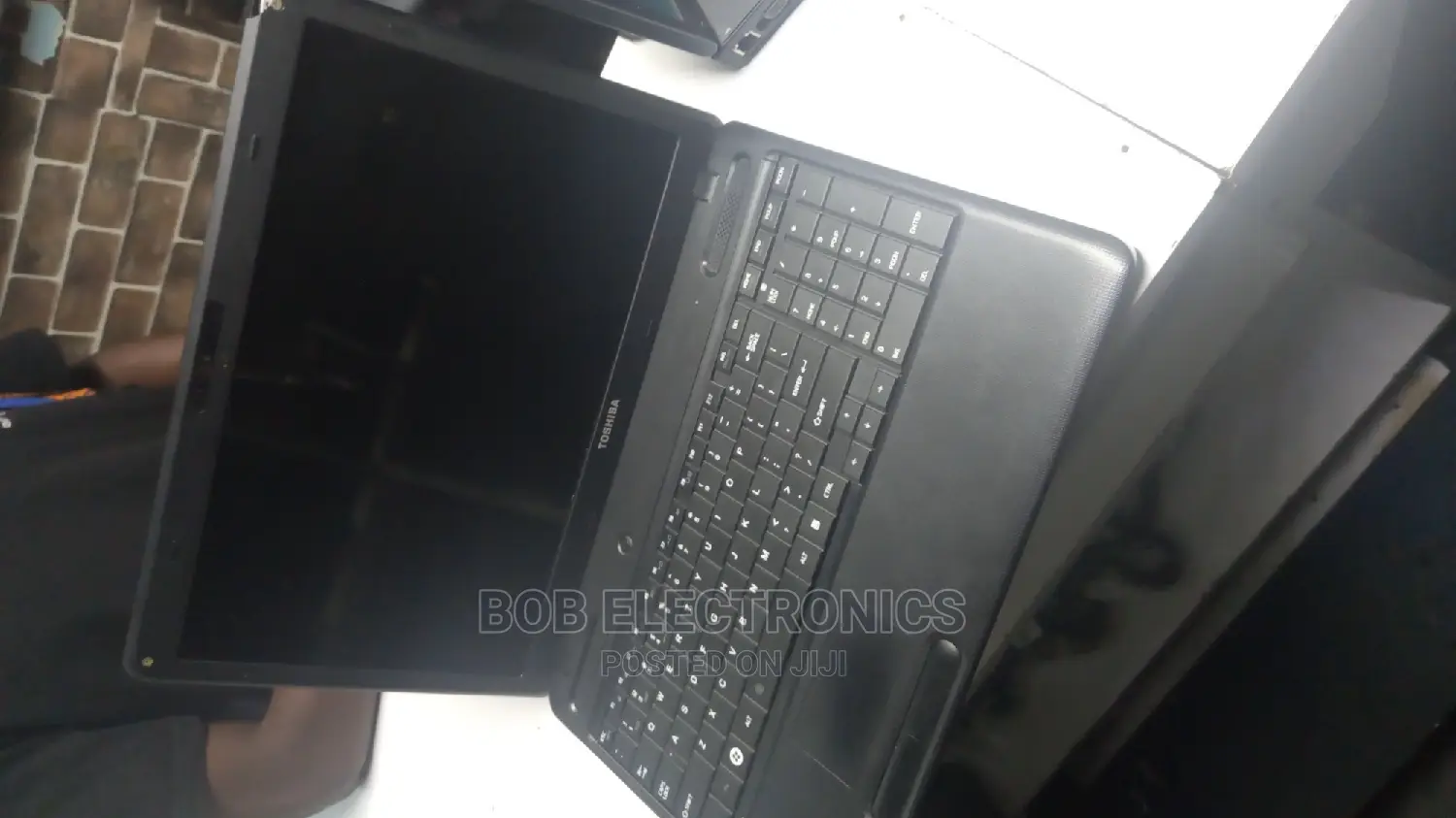 Laptop Toshiba Satellite C55 4GB Intel Celeron 320GB