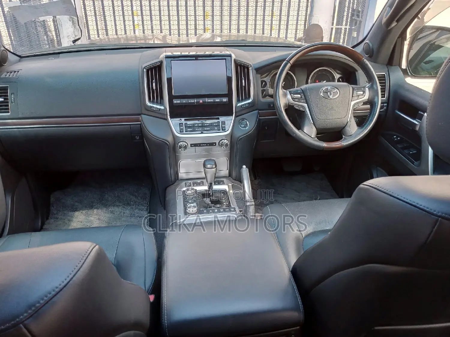 Toyota Land Cruiser 4.5 V8 VXR 2017 Pearl