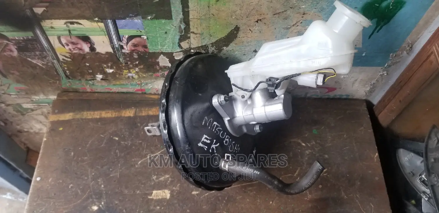 Mitsubishi Ek Wagon Brake Booster Master Cylinder.