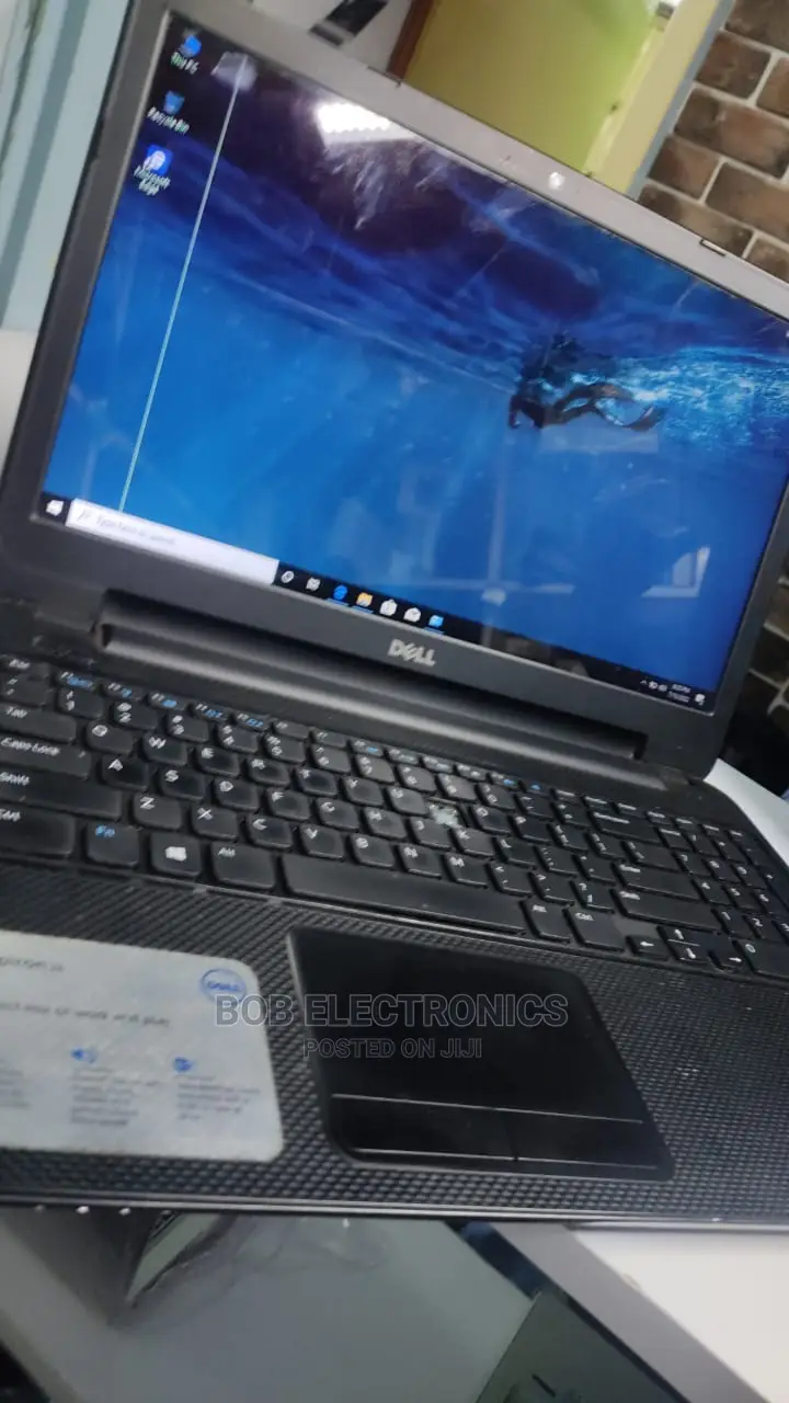 Laptop Dell Inspiron 11 3000 4GB Intel Pentium 250GB