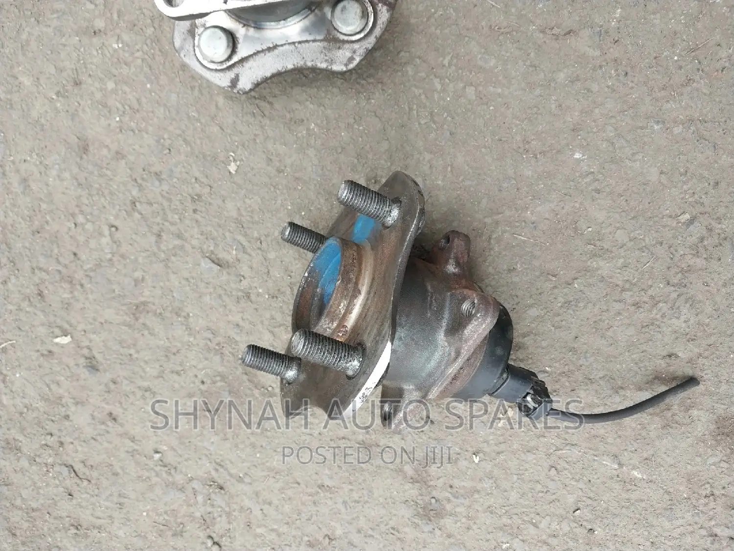 Rear Hub Toyota Ist Old Model