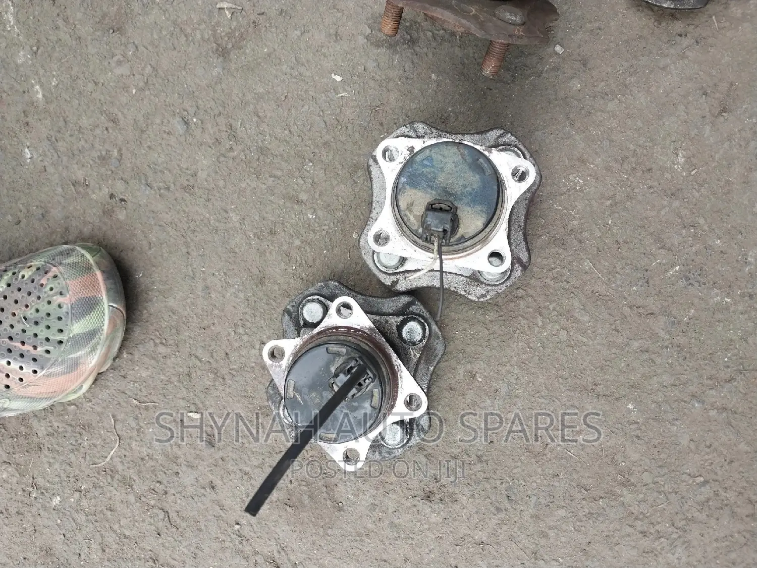 Toyota Platz and Toyota Ist Old Model Rear Hubs 2wd