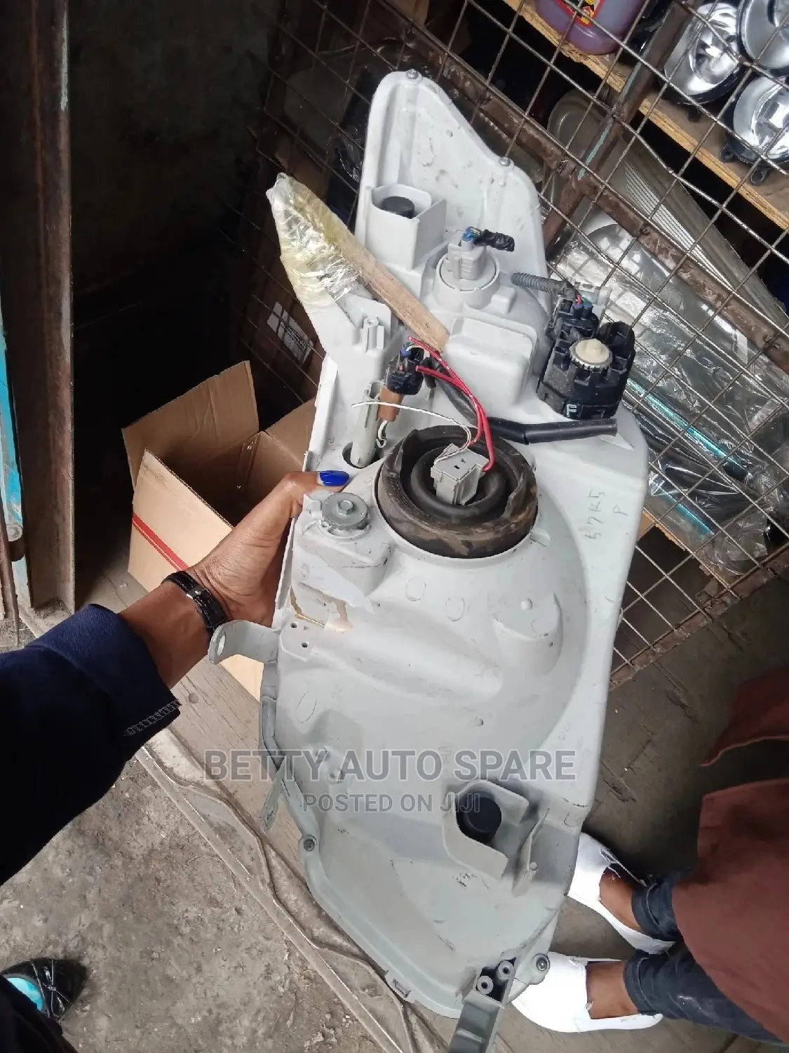 Fielder/Axio2010 Headlight Non Xenon