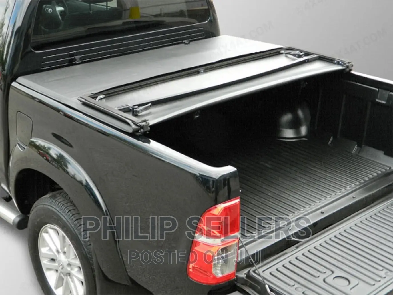 Toyota Hilux 2005-2015 Soft Tri-Fold Tonneau Cover