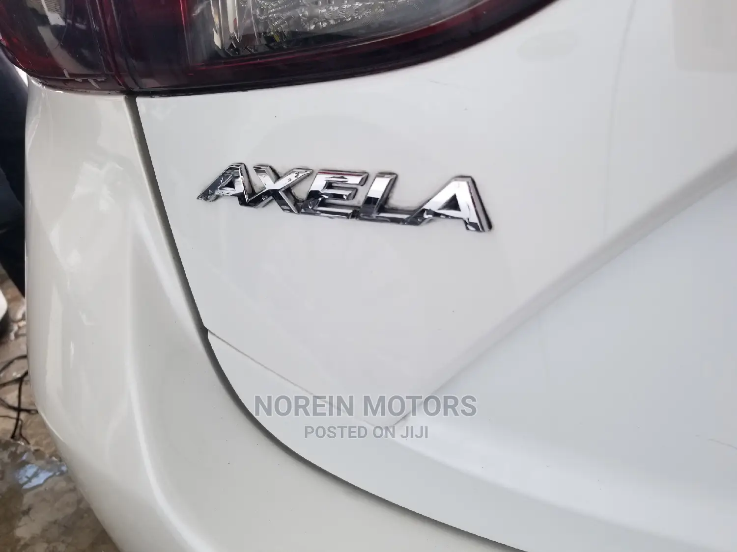 Mazda Axela SV Premium 2014 White