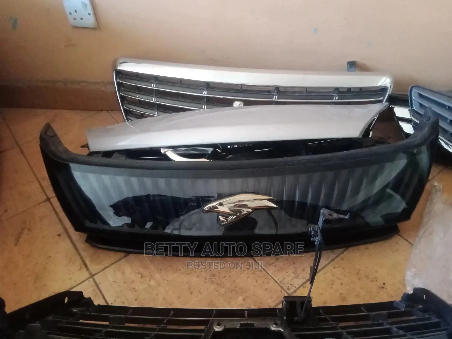 Harrier 2015 Grill