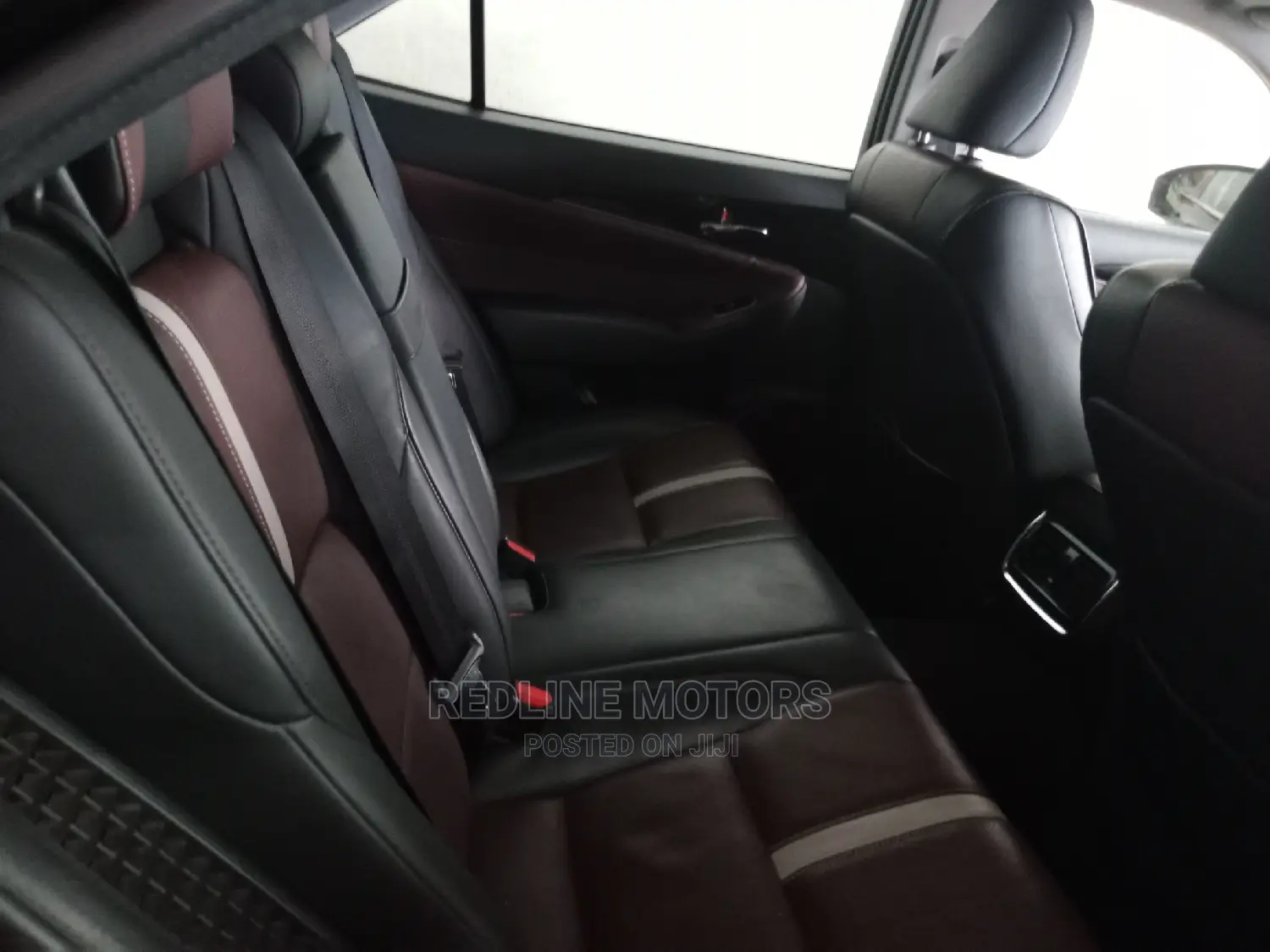 Toyota Crown 2016 Black