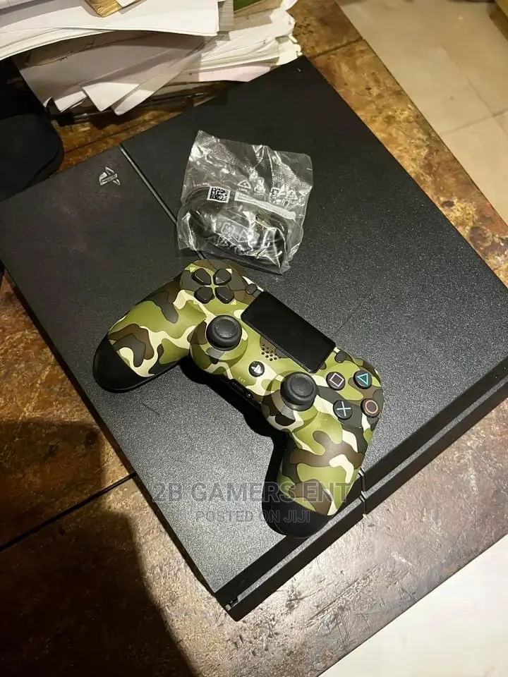 Chipped Ps4, Standard Version With Games