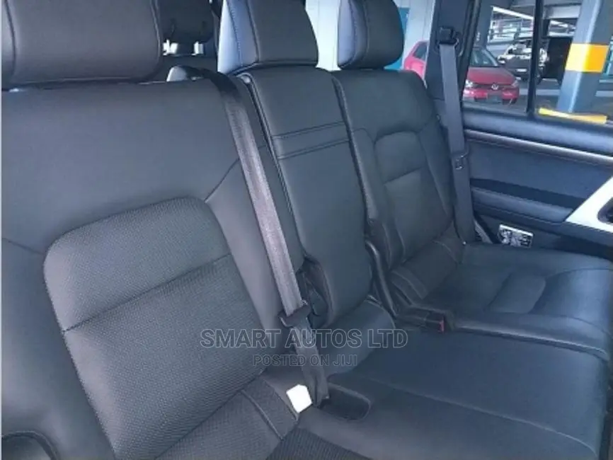 Toyota Land Cruiser 2016 Black