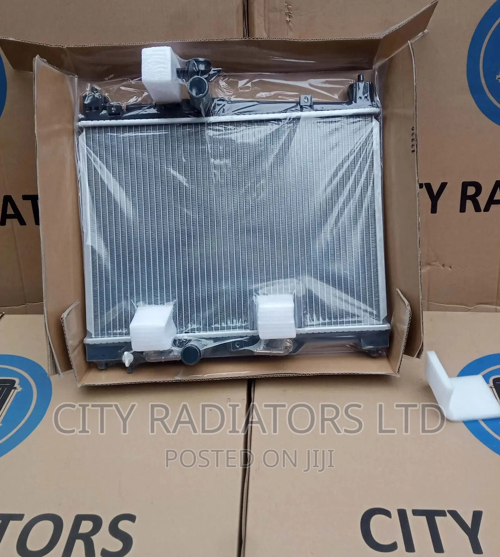 Toyota Vitz 2000 Radiator.