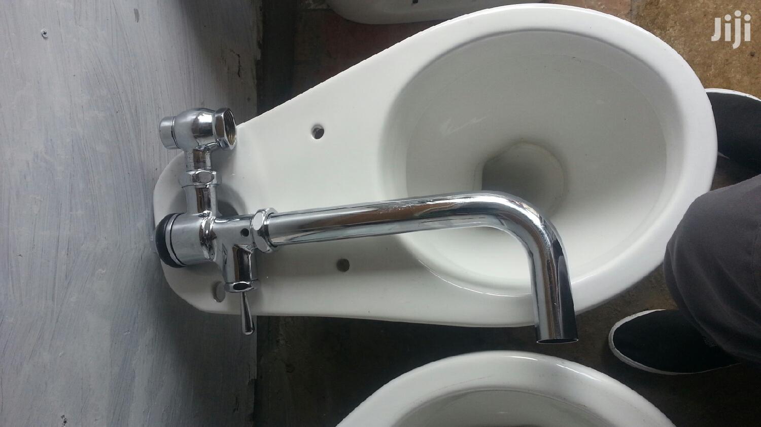 Toile & Urinals Flashvalve