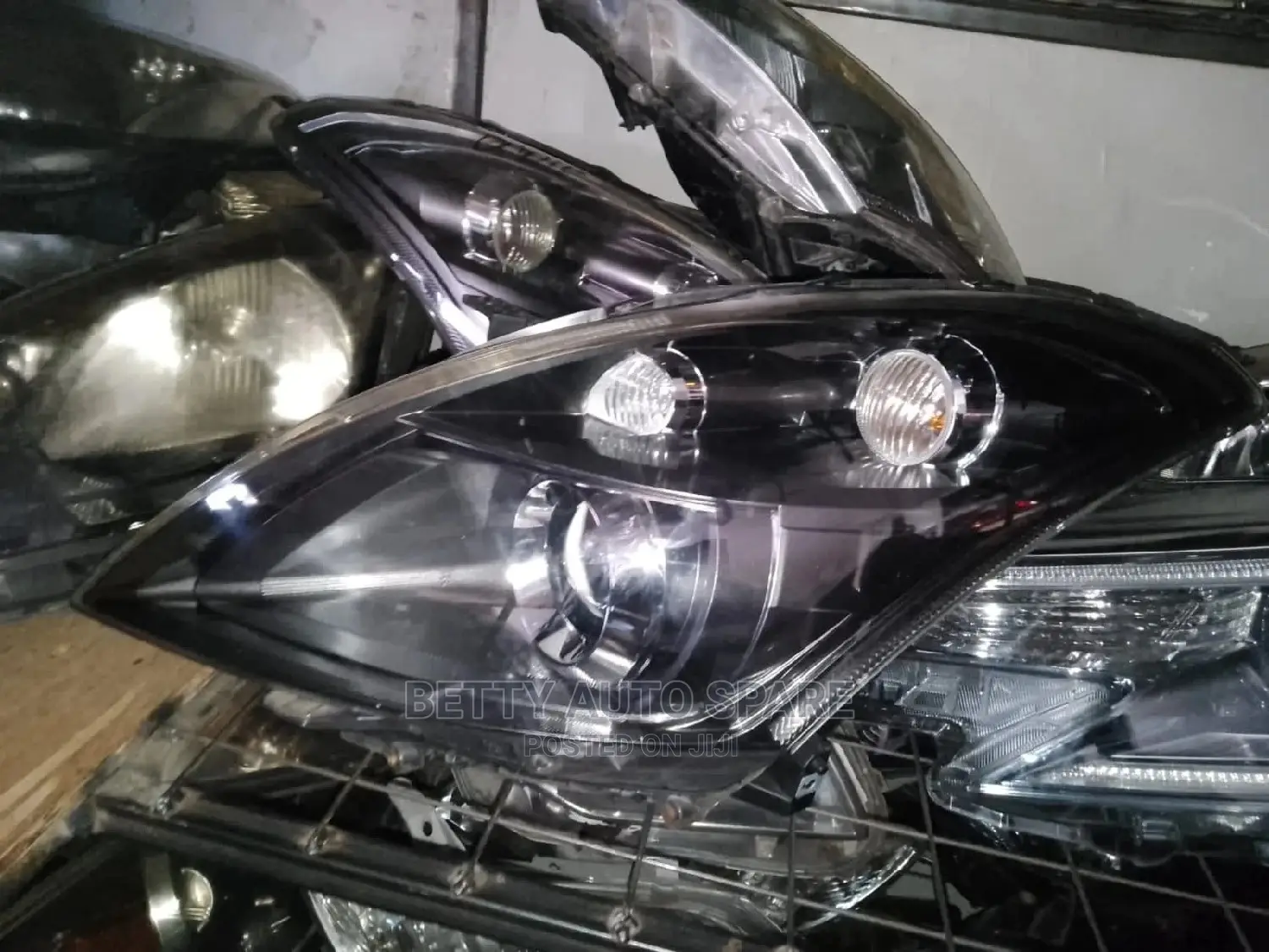 Suzuki Swift Headlight Xenon Black
