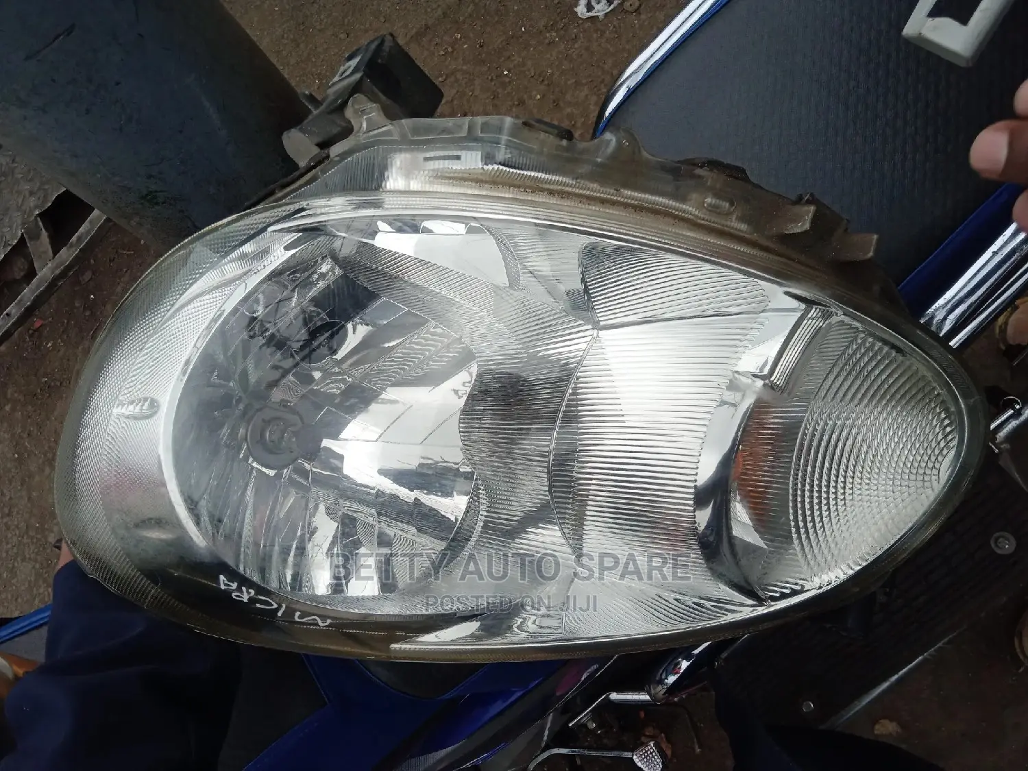 Nissan March Headlight