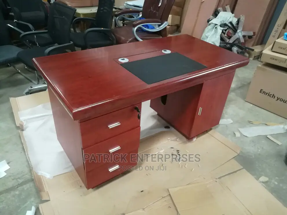 Executive Directors Office Desk 1.4 Mtrs