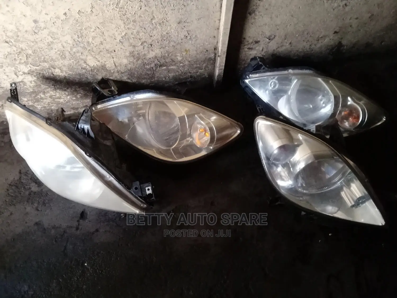 Demio 2005 Headlight