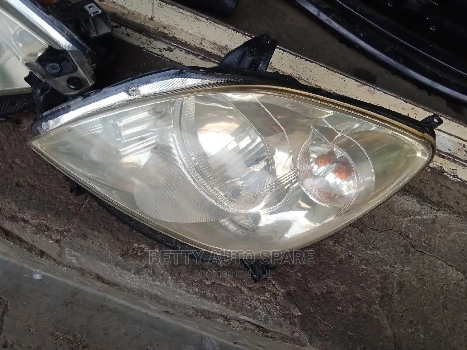 Demio 2005 Headlight