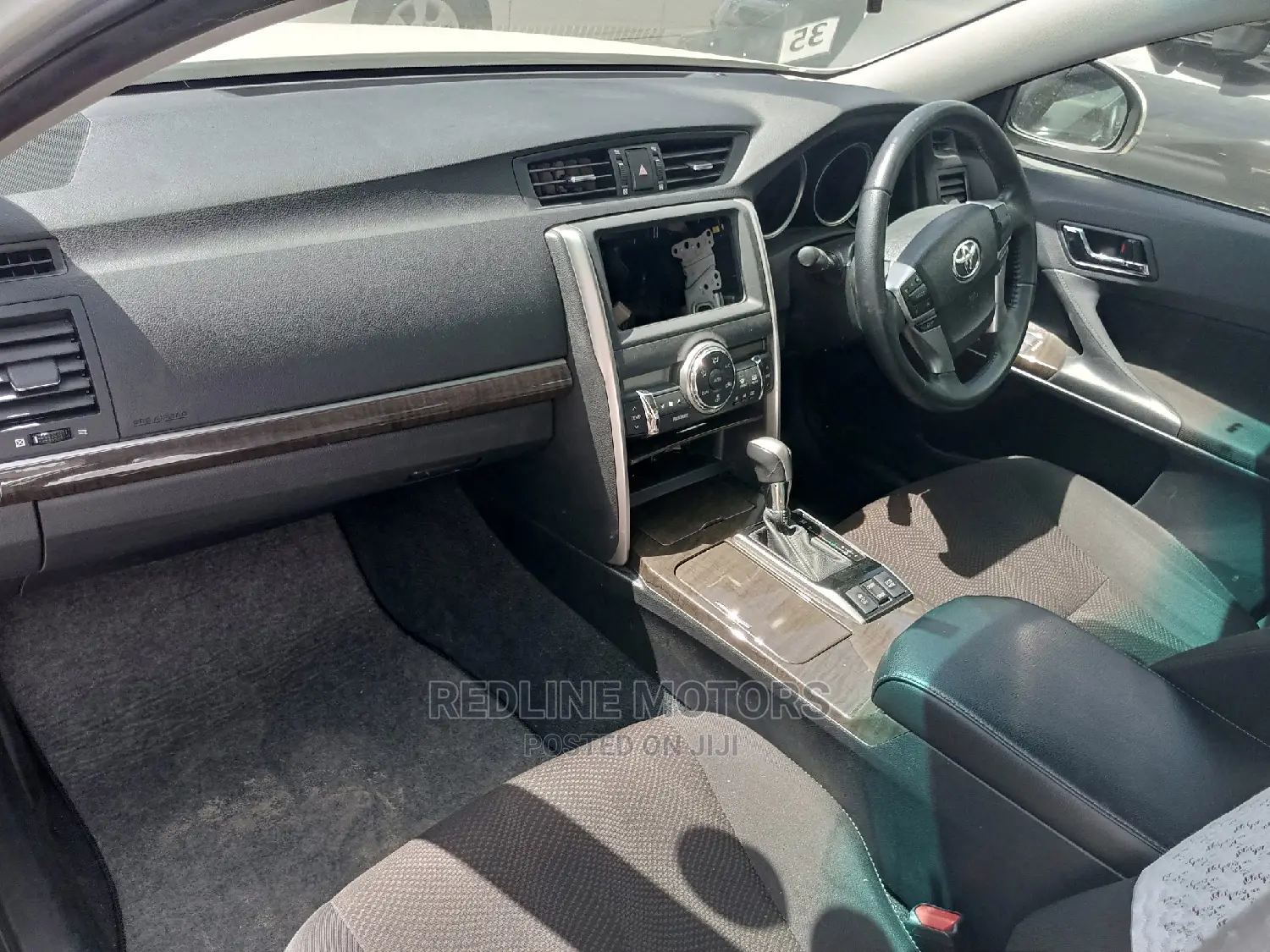 Toyota Mark X 2.5 AWD 2016 White