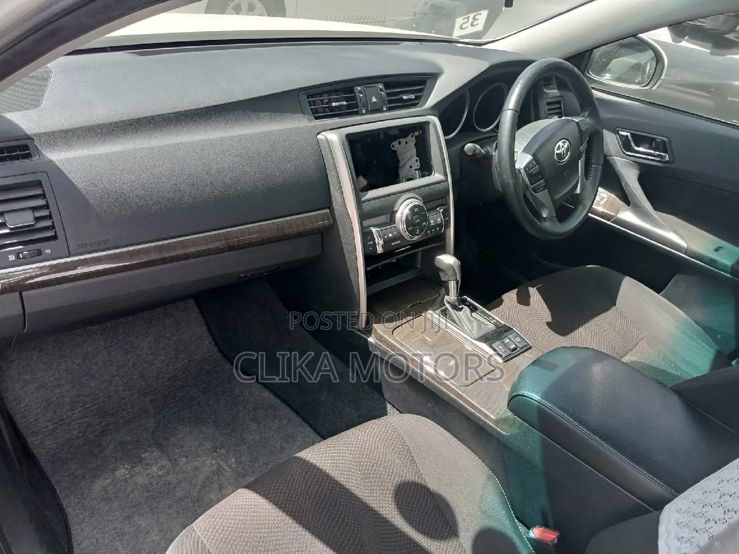 Toyota Mark X 2.5 AWD 2016 White