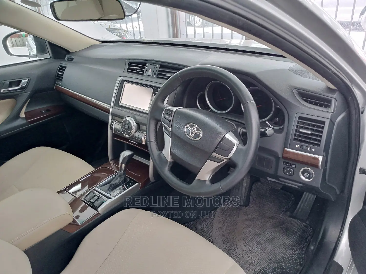Toyota Mark X 2.5 AWD 2016 Silver
