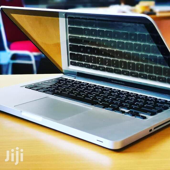Laptop Apple MacBook Pro 4GB Intel Core i5 HDD 500GB