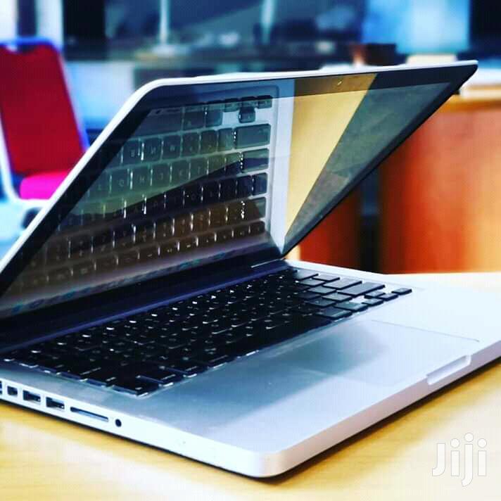 Laptop Apple MacBook Pro 4GB Intel Core i5 HDD 500GB