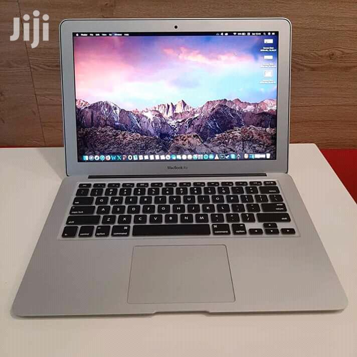 Laptop Apple MacBook Air 4GB Intel Core i5 SSD 256GB
