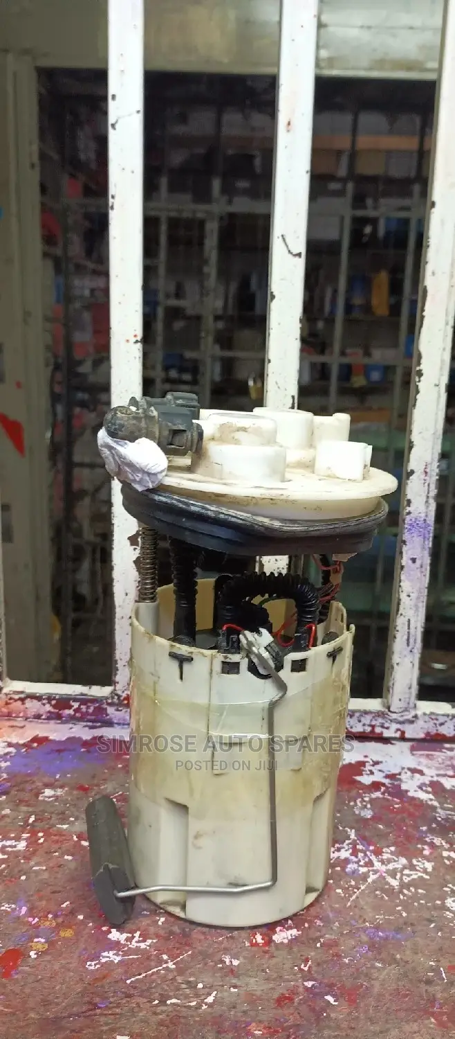 Fuel Pump for Toyota Avensis. 2 Pipes
