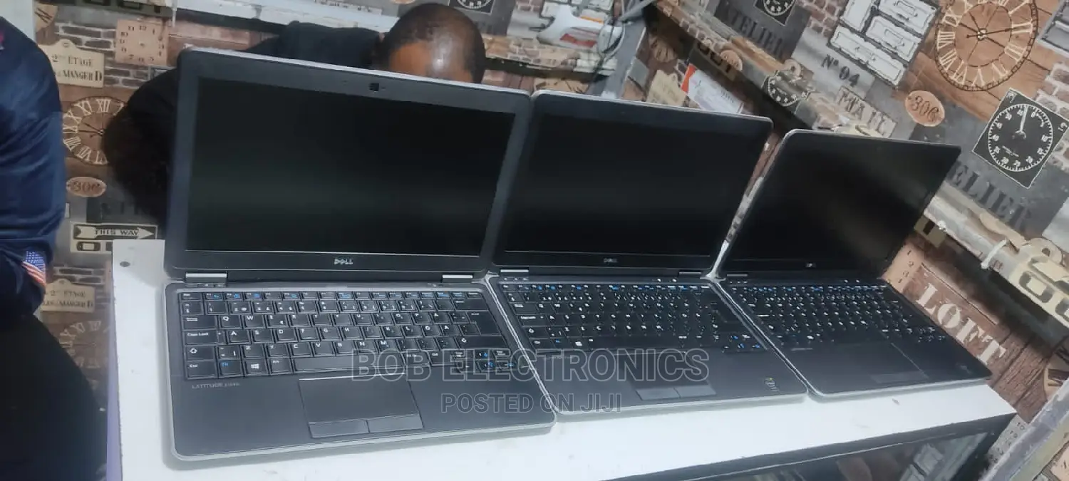 Laptop HP 14-Dq1088wm 4GB Intel Pentium HDD 320GB