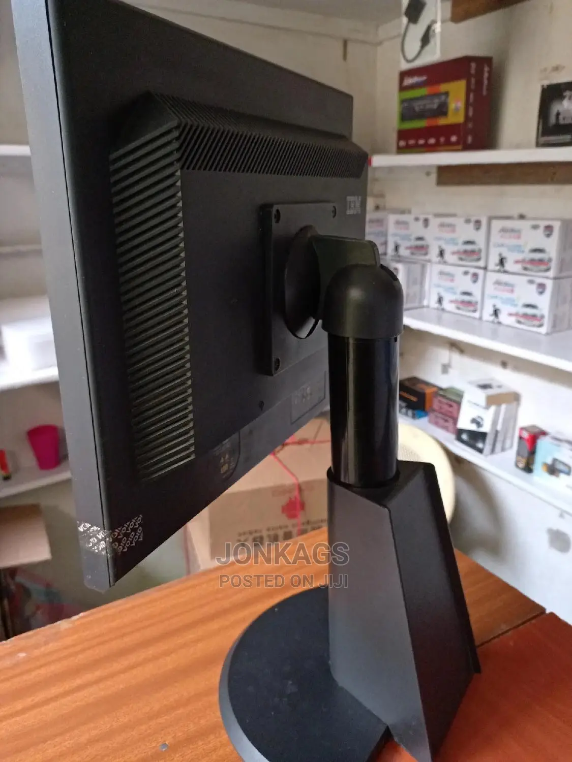 IBM Thinkvision 17-inch LCD Monitor 1280 X 1024 Hi