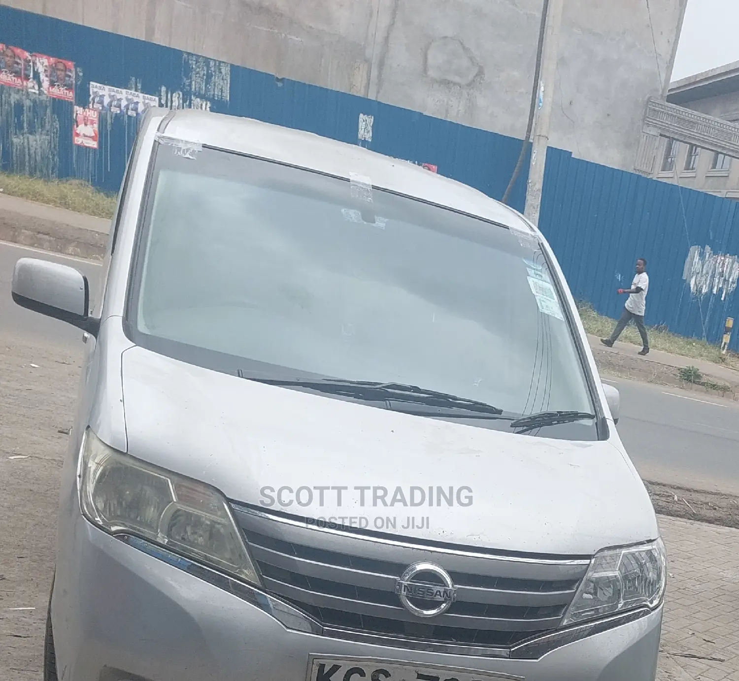Nissan Serena C26 Front Windscreen