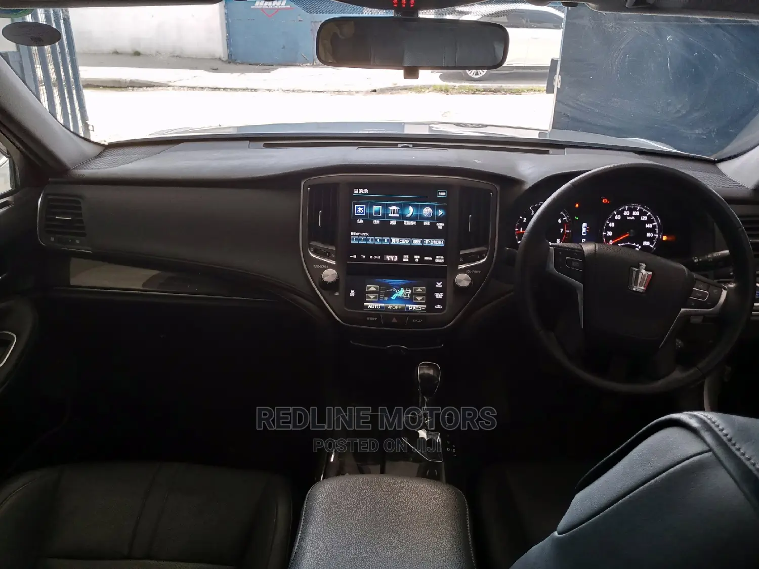 Toyota Crown 2016 Silver